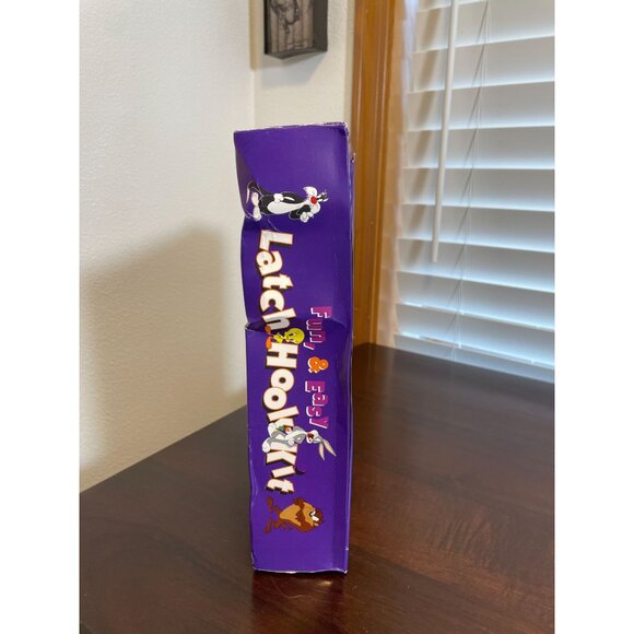 1994 Looney Tunes Daffy Duck Latch Hook Kit 13"x13" Craft Set Acrylic Yarn USA - Picture 5 of 7